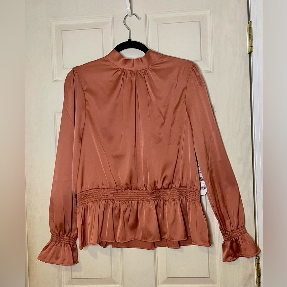 BNWT Scoop brand, size L, silky, dusty pink peplum top